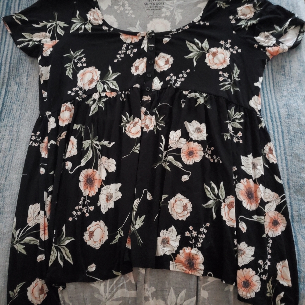 Torrid super soft flower baby doll tee